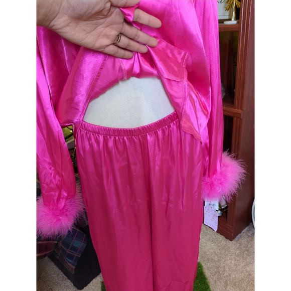 Women's Pink Satin PJ set With Fluff Fuzzy Sleeves Size Large - Picture 5 of 16